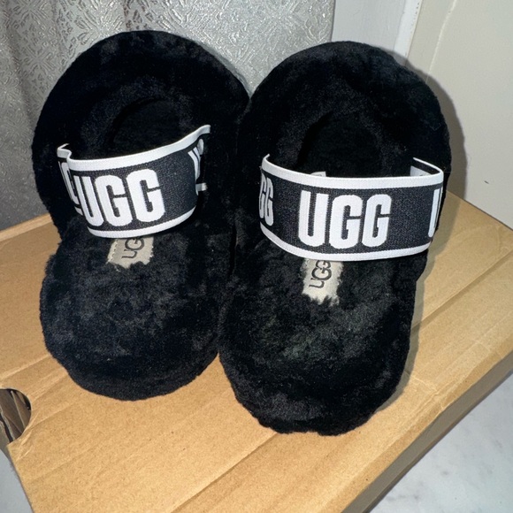 UGG fluff slides - Picture 2 of 6